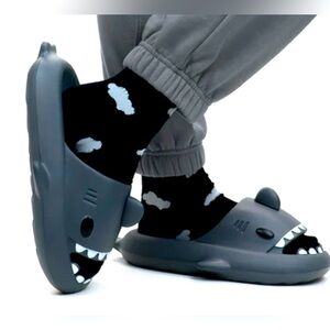 NWB Novelty Cloud Slides women’s 8.5-9.5, men’s 7-8